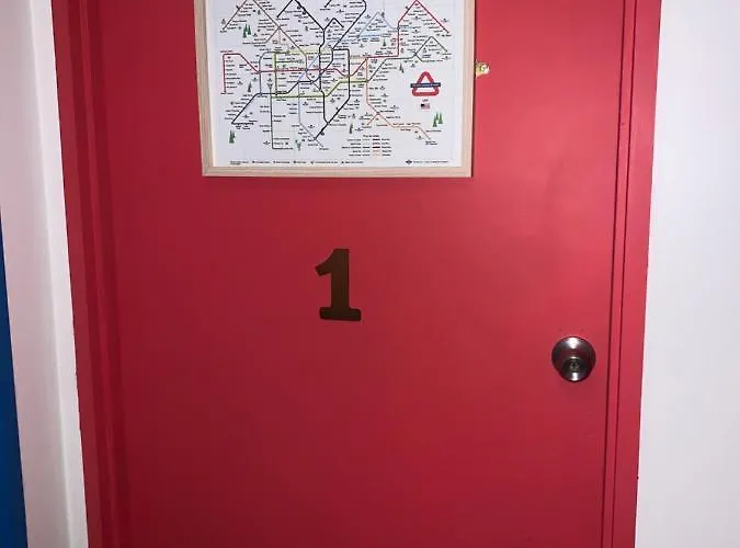 Backpackers Bothy Hostel *